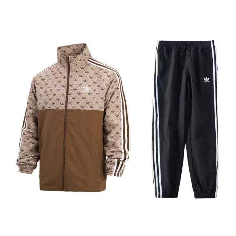 Спортивный костюм Adidas Multi Wind коричневый в магазине Випкросс | Москва