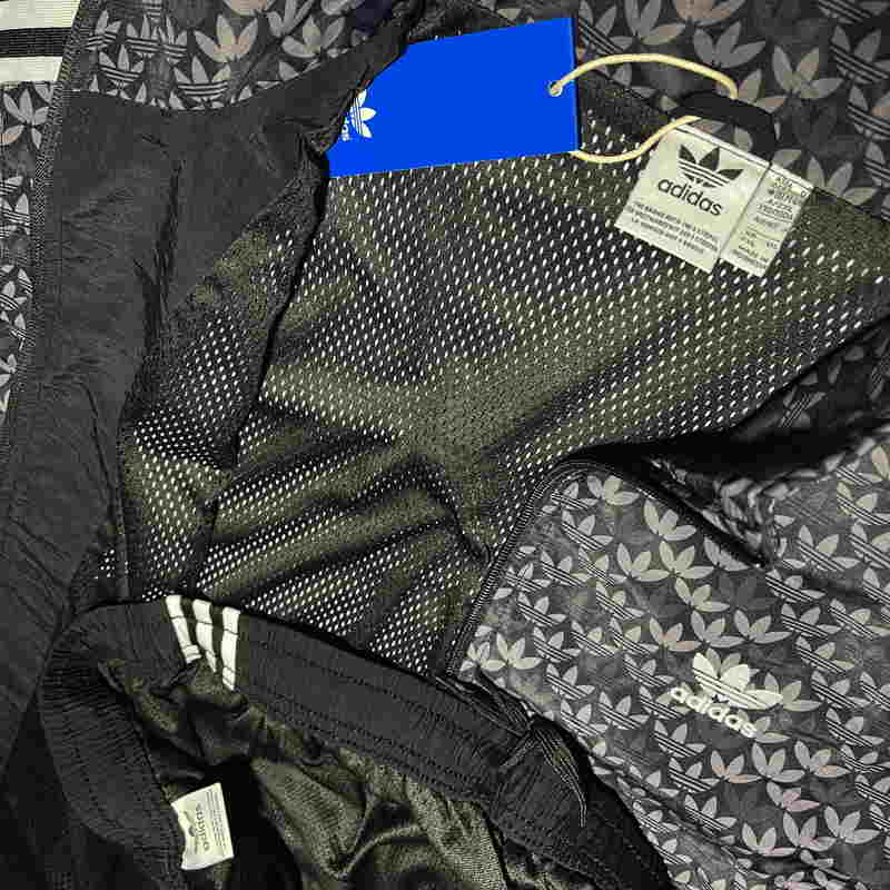 Спортивный костюм Adidas Multi Wind черный в магазине Випкросс | Москва