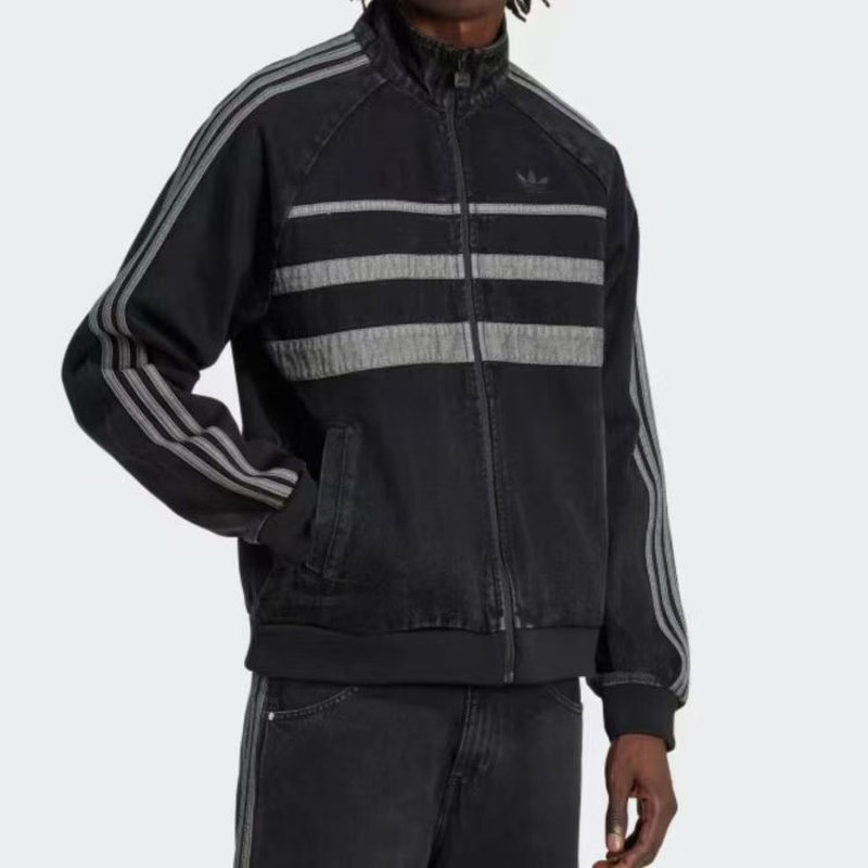 Куртка Adidas Zebra черная в магазине Випкросс | Москва