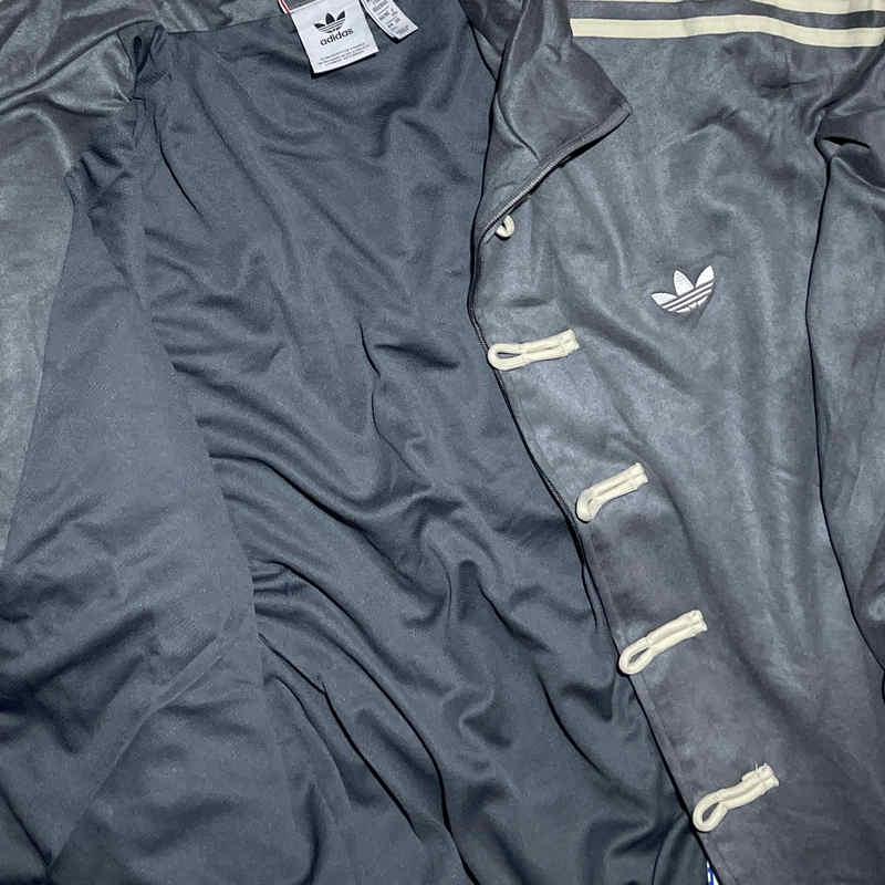 Спортивный костюм Adidas Tang серый в магазине Випкросс | Москва