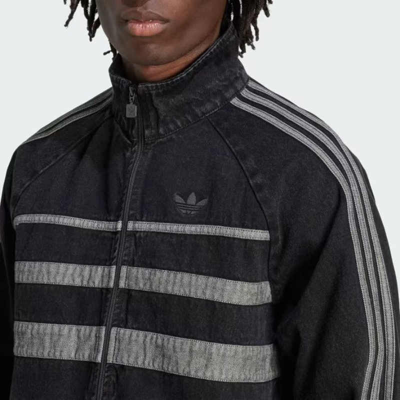 Куртка Adidas Zebra черная в магазине Випкросс | Москва